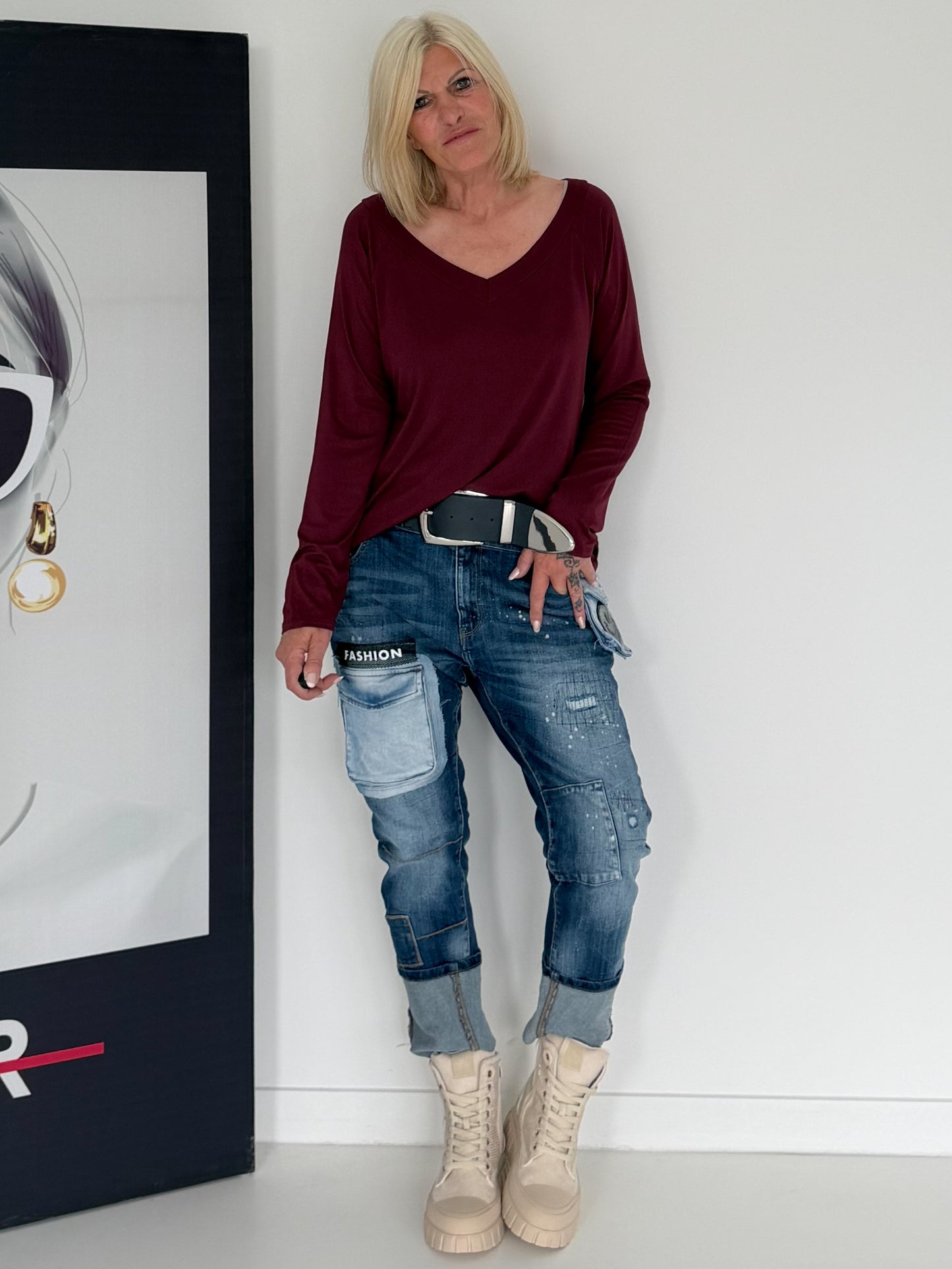 Basic Shirt mit V-Ausschnitt - bordeaux