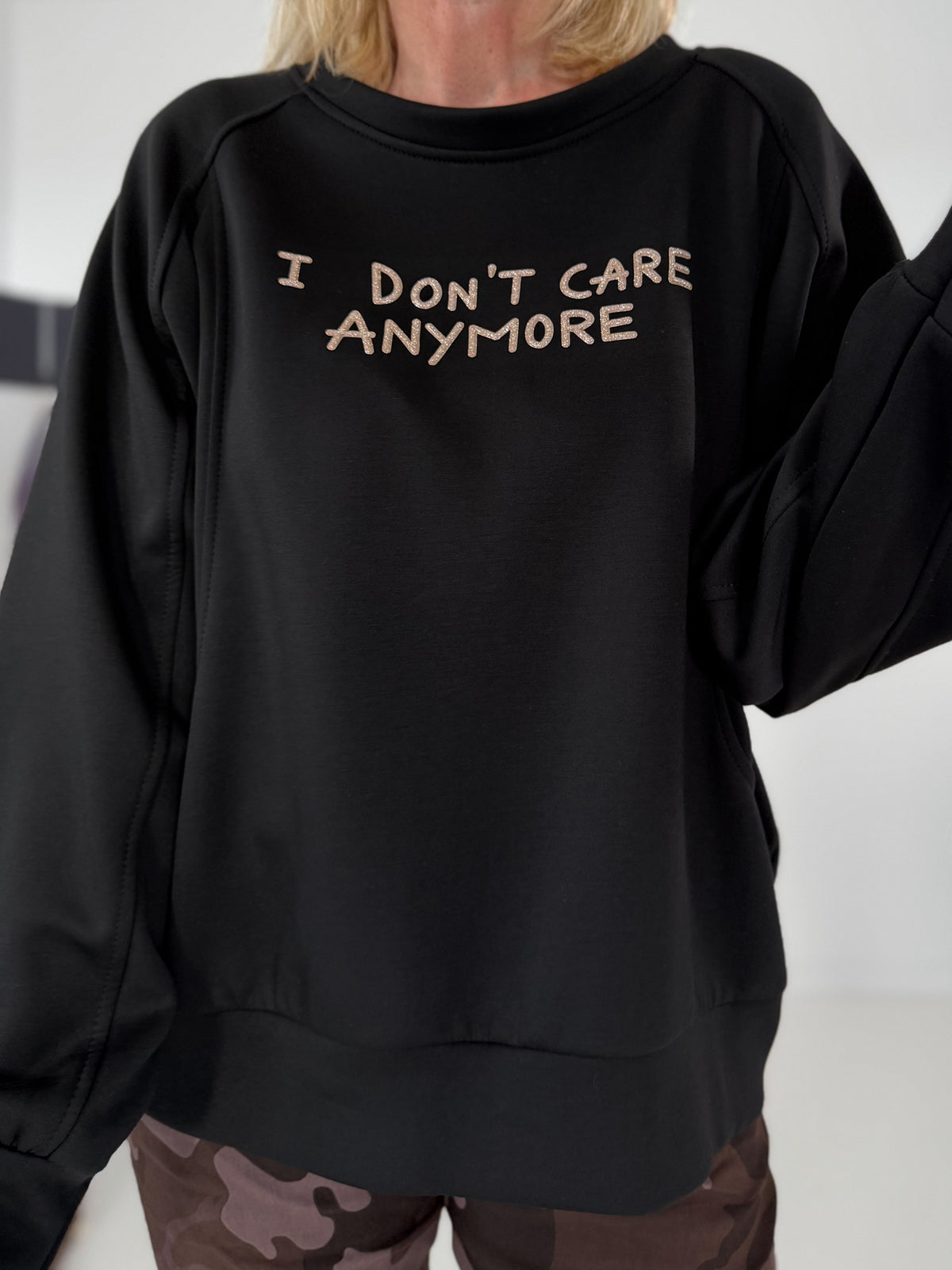 Sweater I Don´t Care Anymore - schwarz