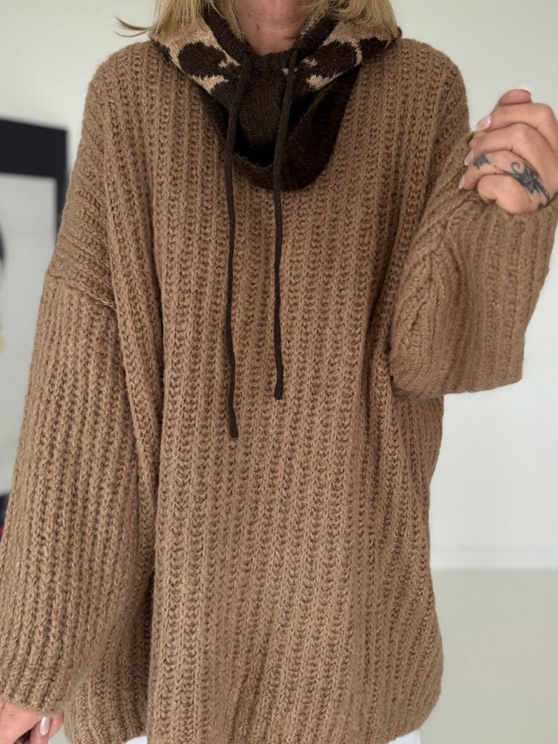 Ribbed knit sweater - caramel