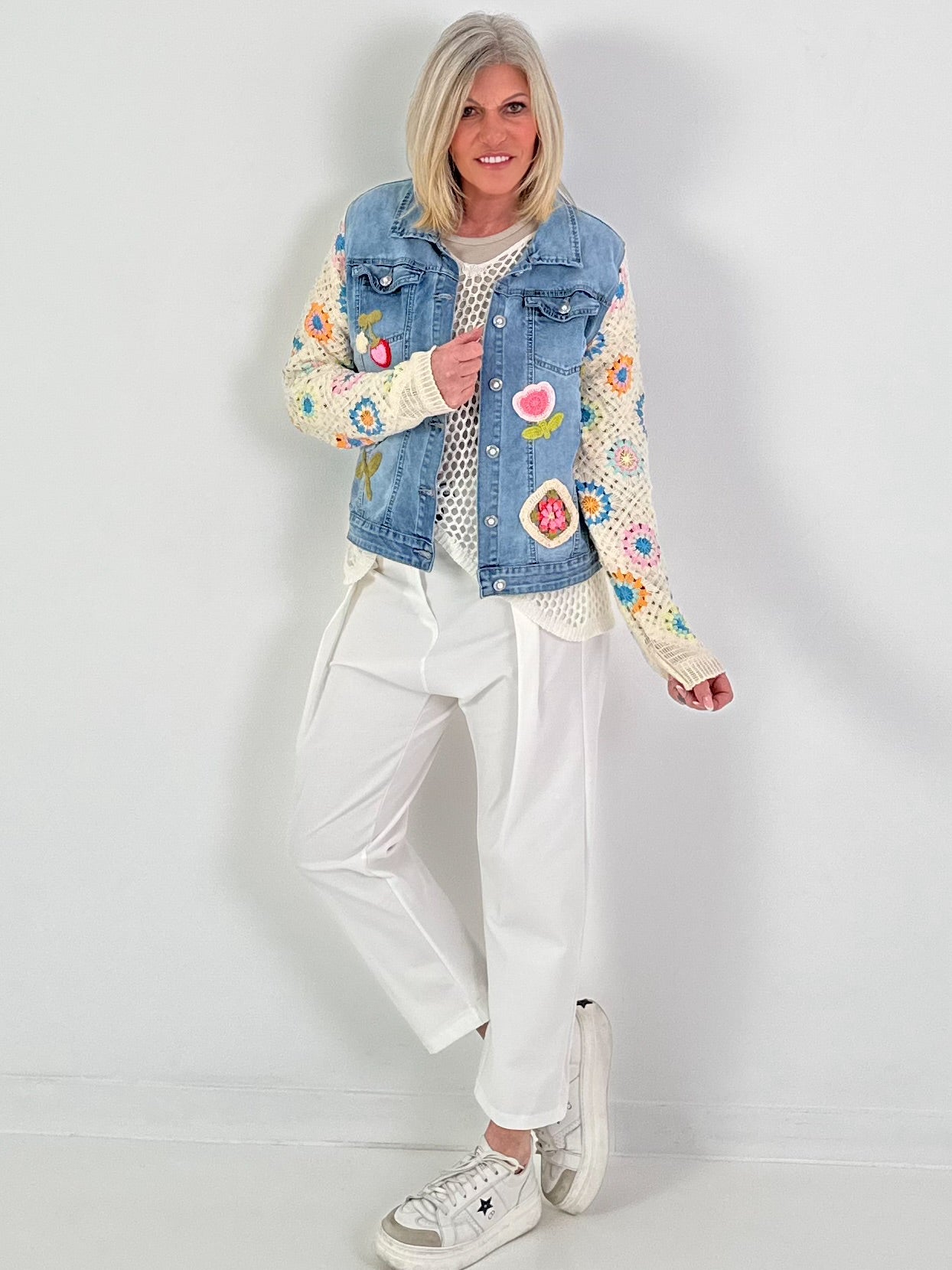 Trousers with wide pleats - white