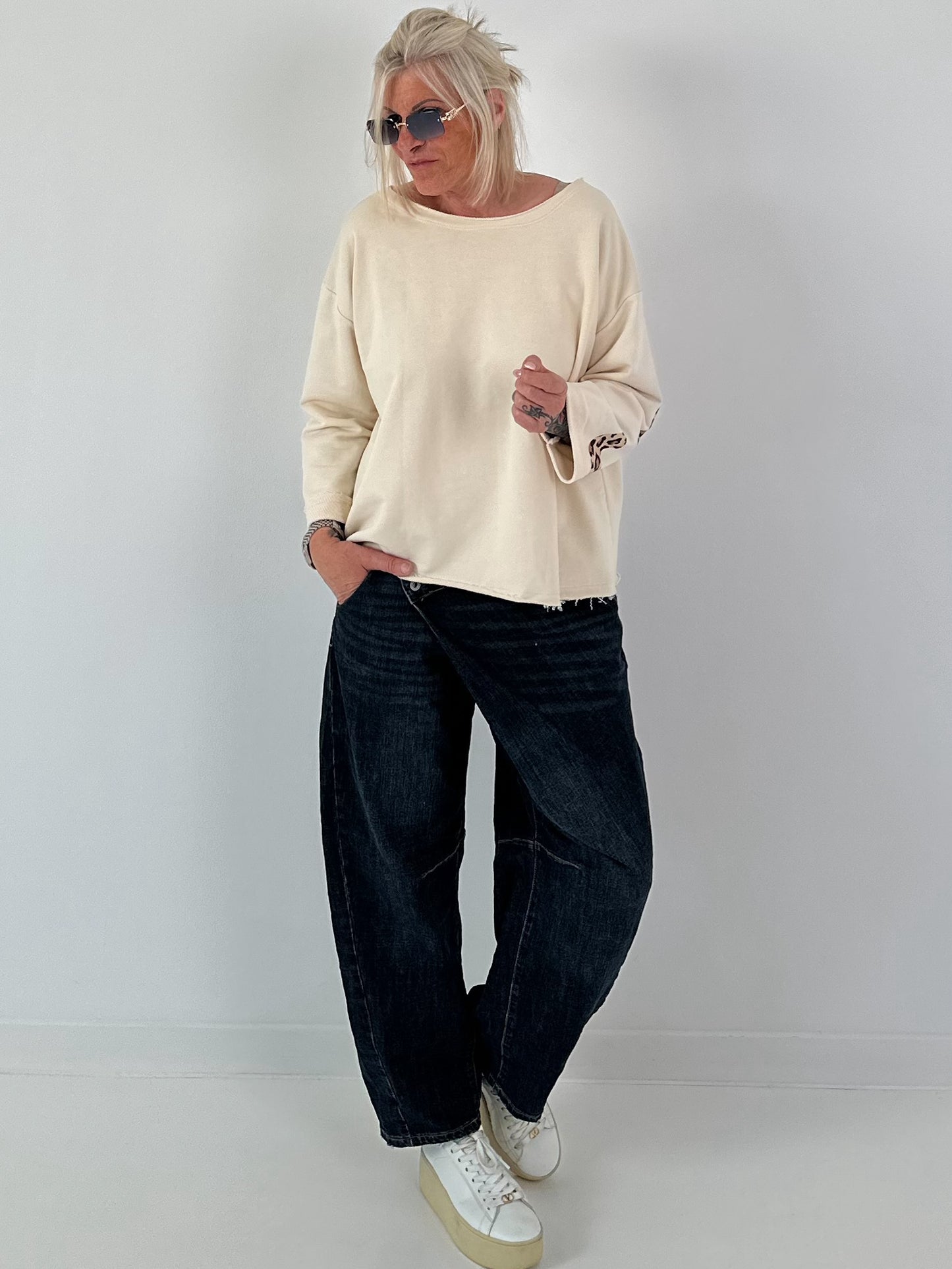 Sweatshirt SWEET mit Leo-Print - beige