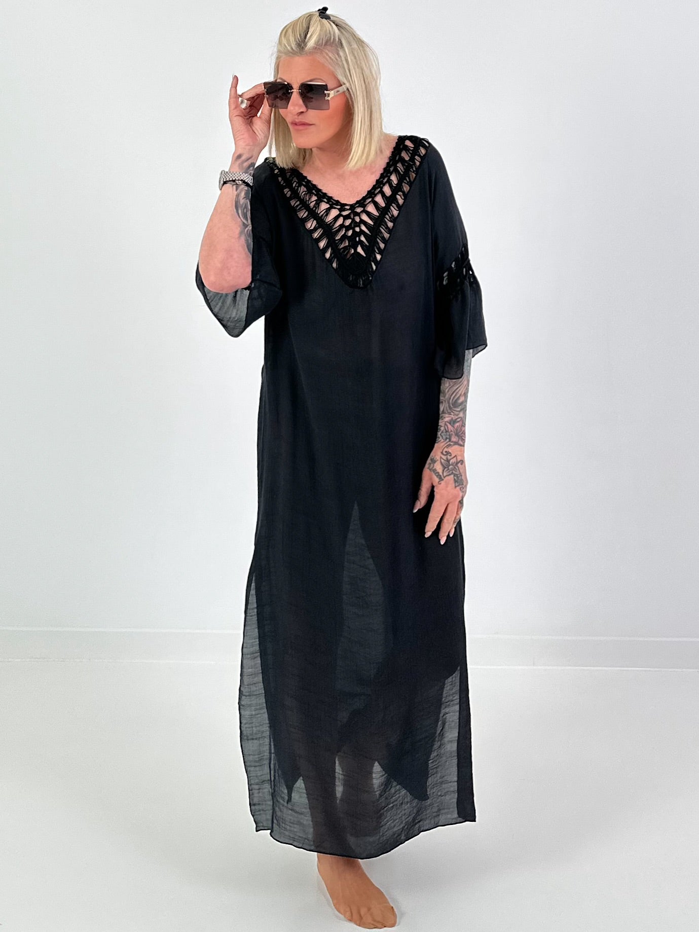 Ibiza Kleid mit Häkeleinsätzen - schwarz