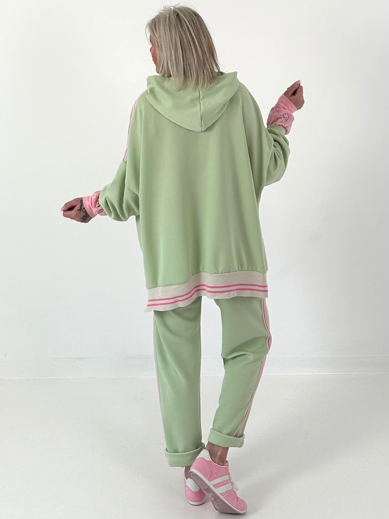 Hose mit großen aufgesetzten Taschen - lindgrün