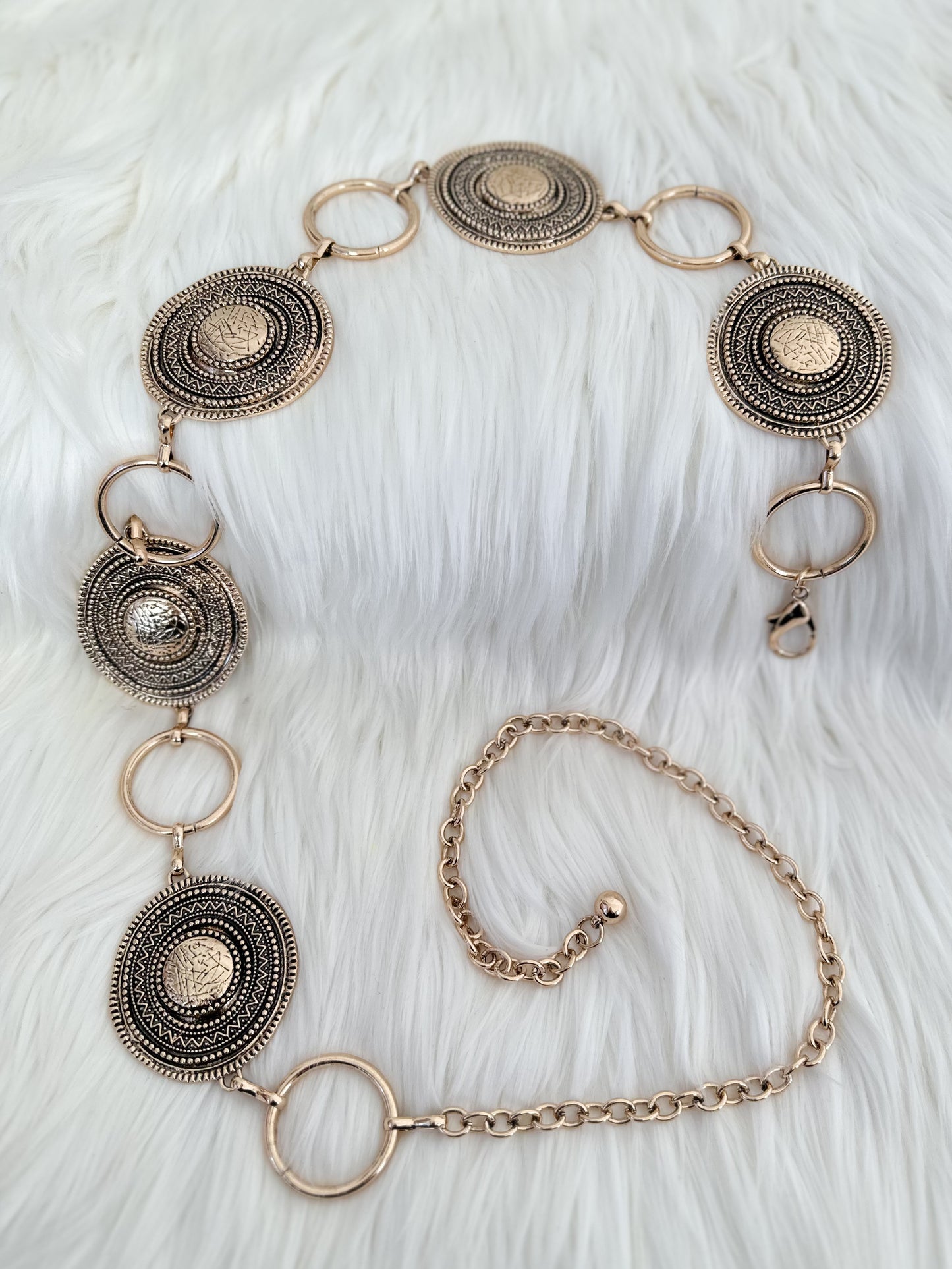 Chain belt with decorative metal ornaments - gold