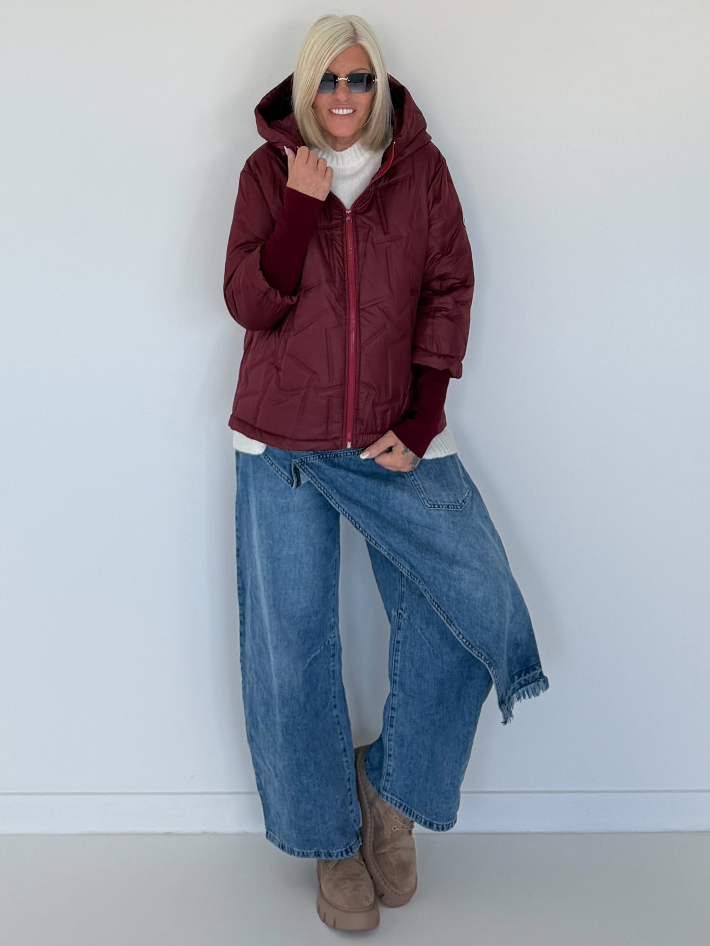 Jacke mit Strickarm und Kapuze - bordeaux