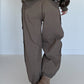 Hose mit City-Statement-Print - taupe