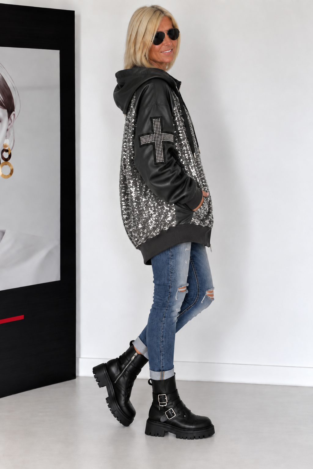 Jacke im Materialmix mit Pailletten und Strasskreuz - anthrazit