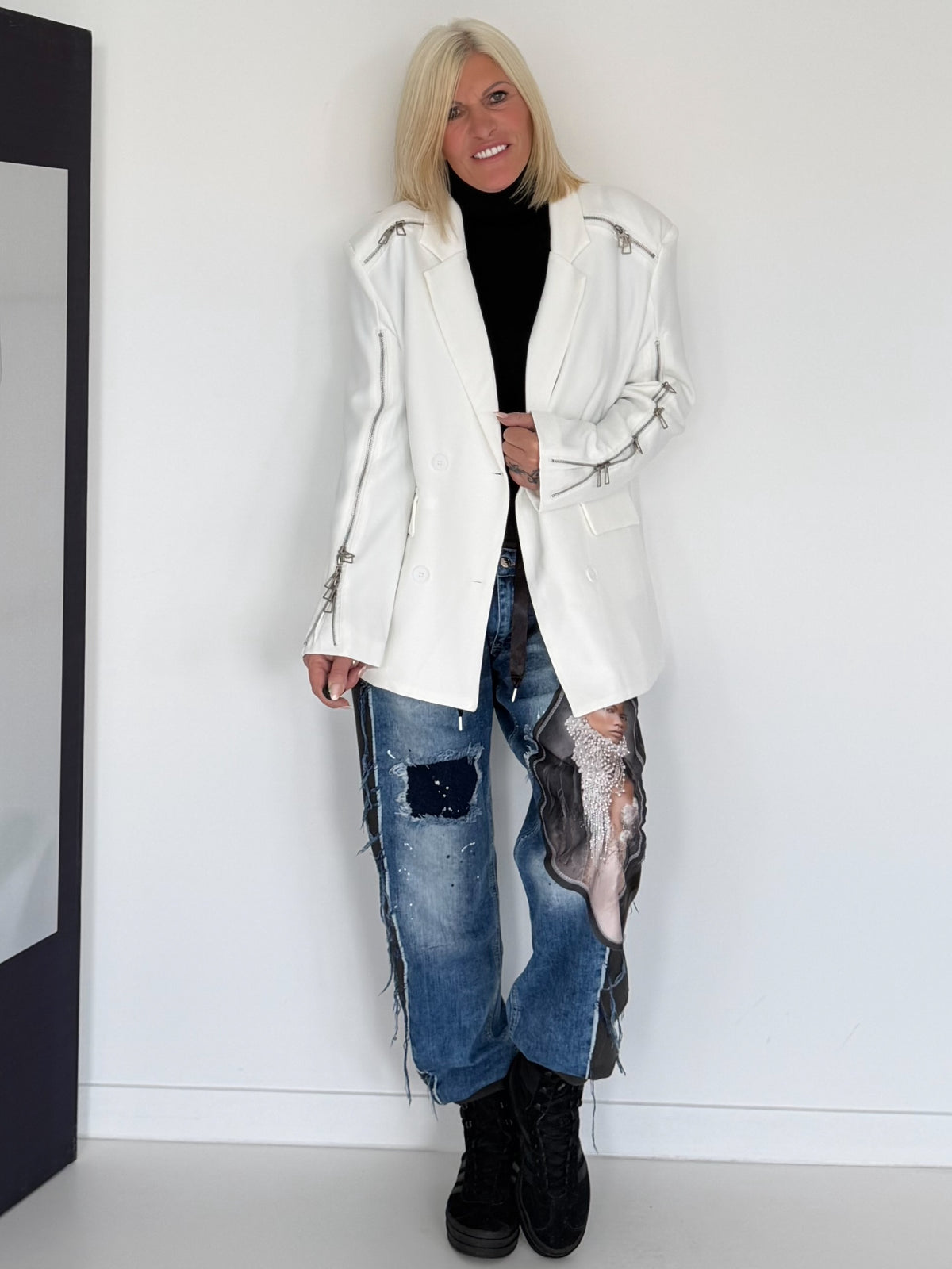 Stylischer Blazer mit Reißverschlüssen - weiss
