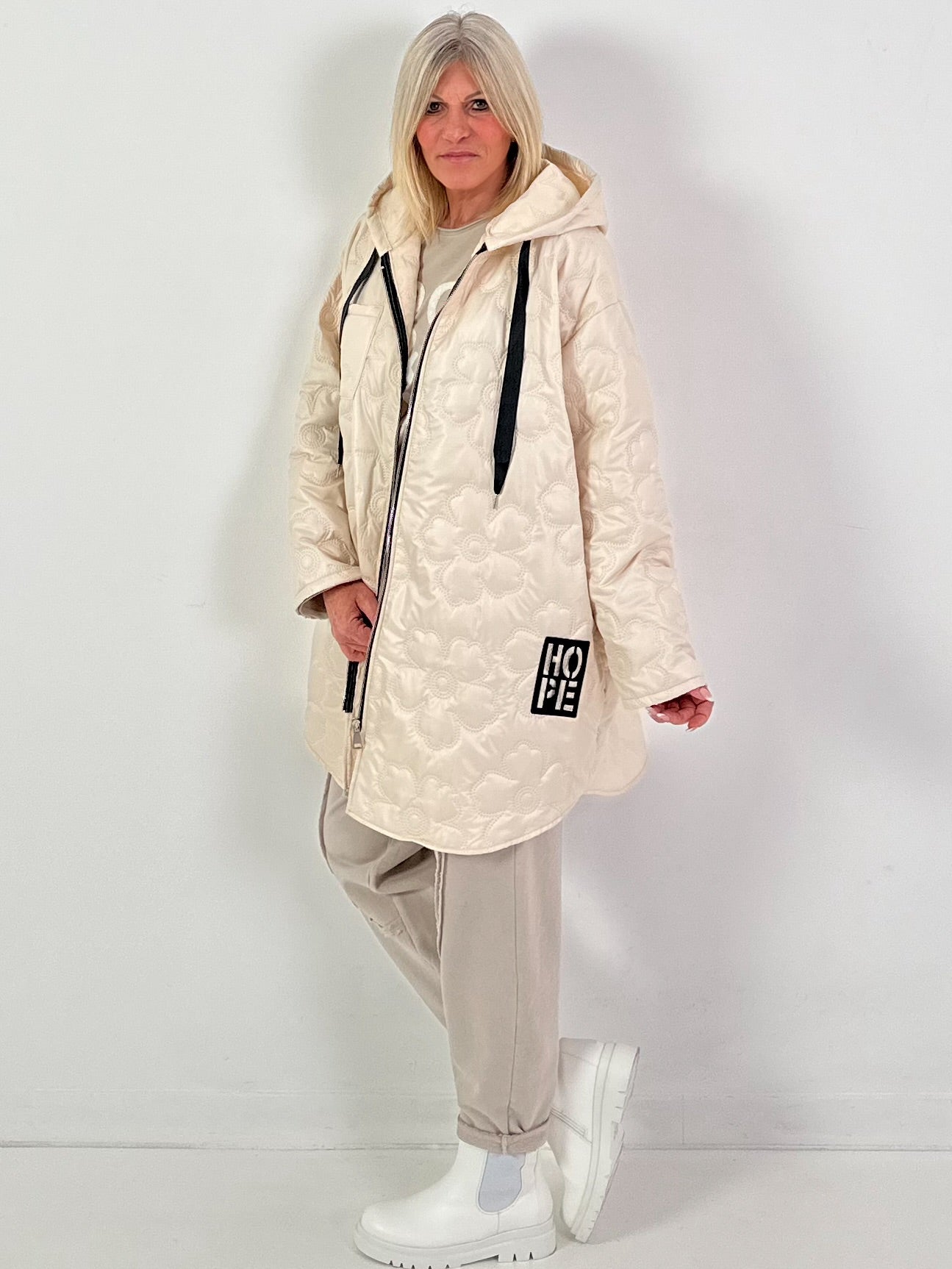 Mantel Modell "Flower Hope" - beige