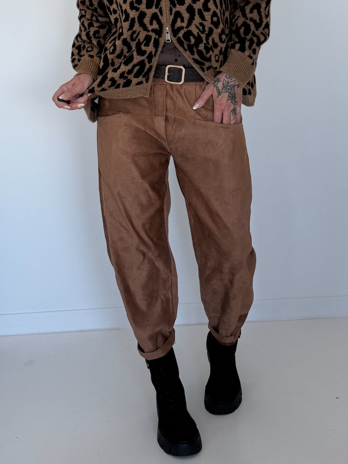 Hose in Wildleder-Optik mit Gürtel - camel