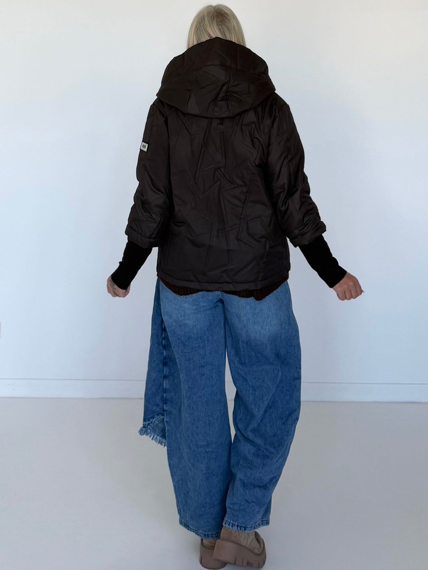 Jacke mit Strickarm und Kapuze - mokka