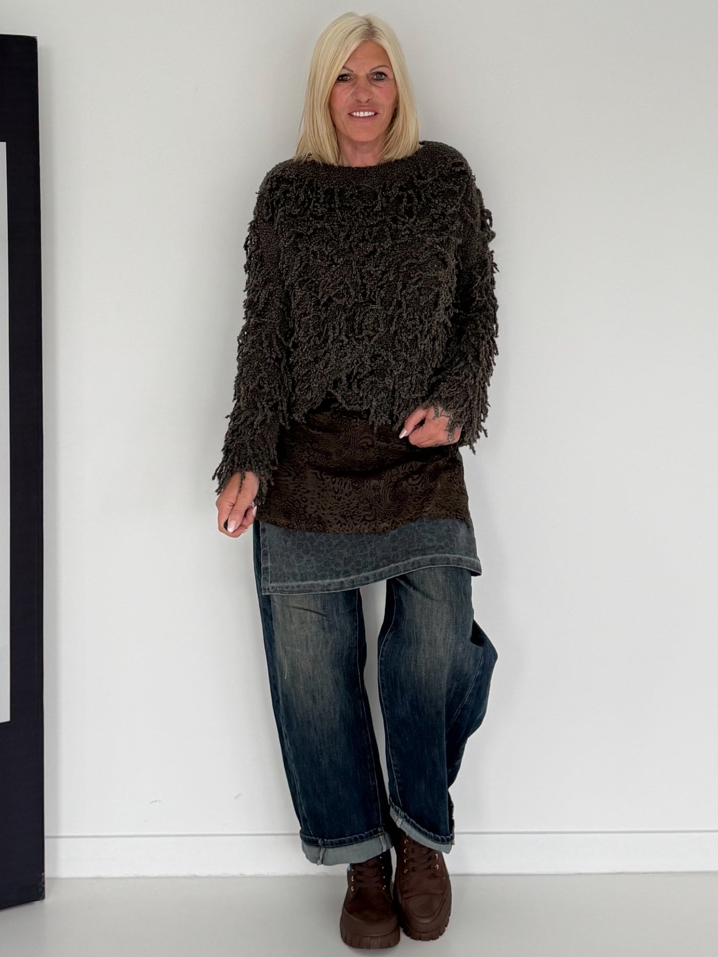 Kuschliger Pullover mit Fransen - mokka