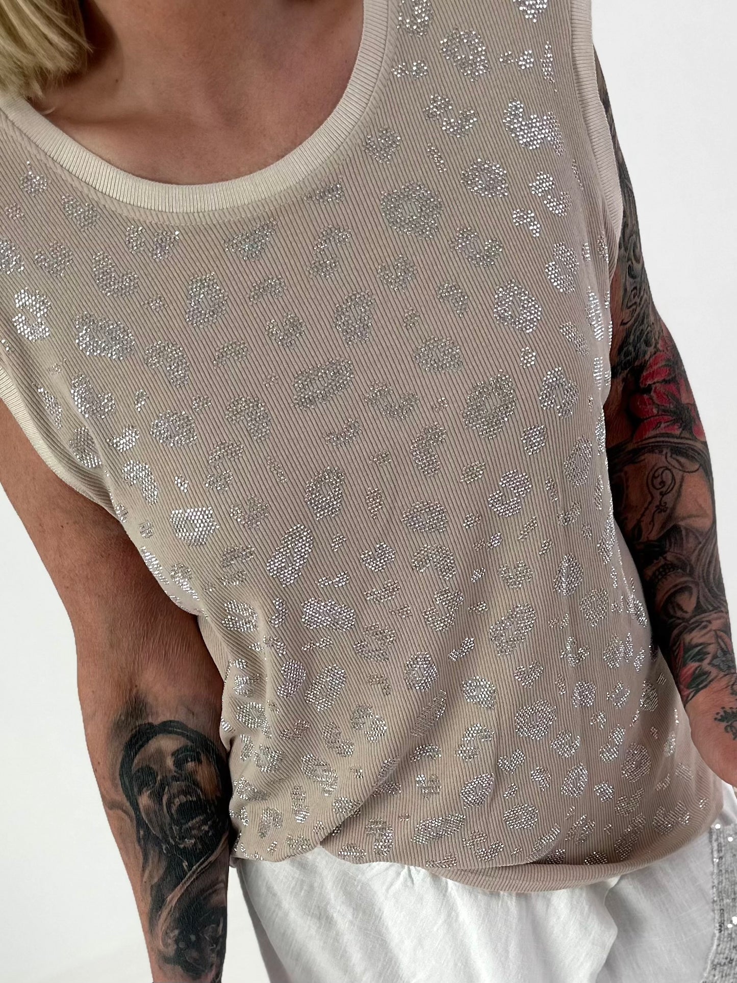 Ripp Top mit Glitzer Leo - beige