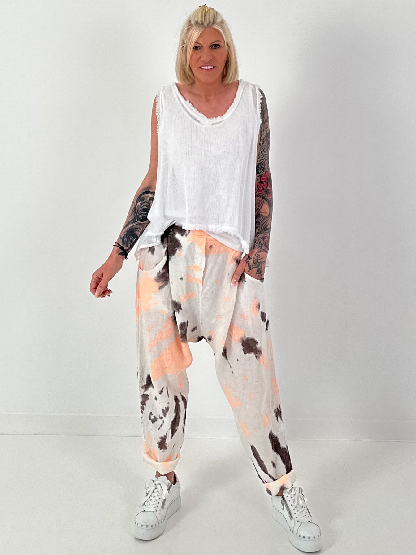 Linen Baggy with Tie-Dye Pattern - white-neon orange-dark brown