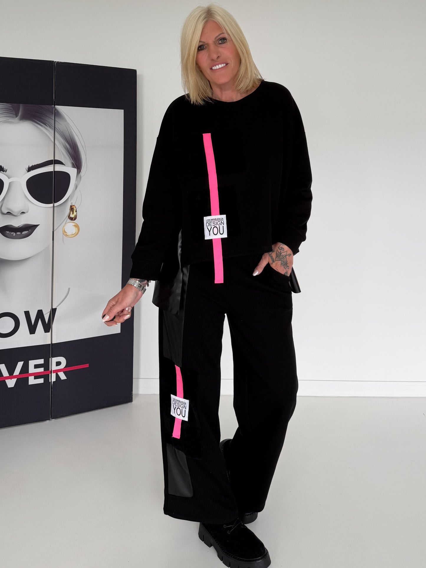 Stylischer Zweiteiler mit Lederoptik- und Kord-Details - schwarz