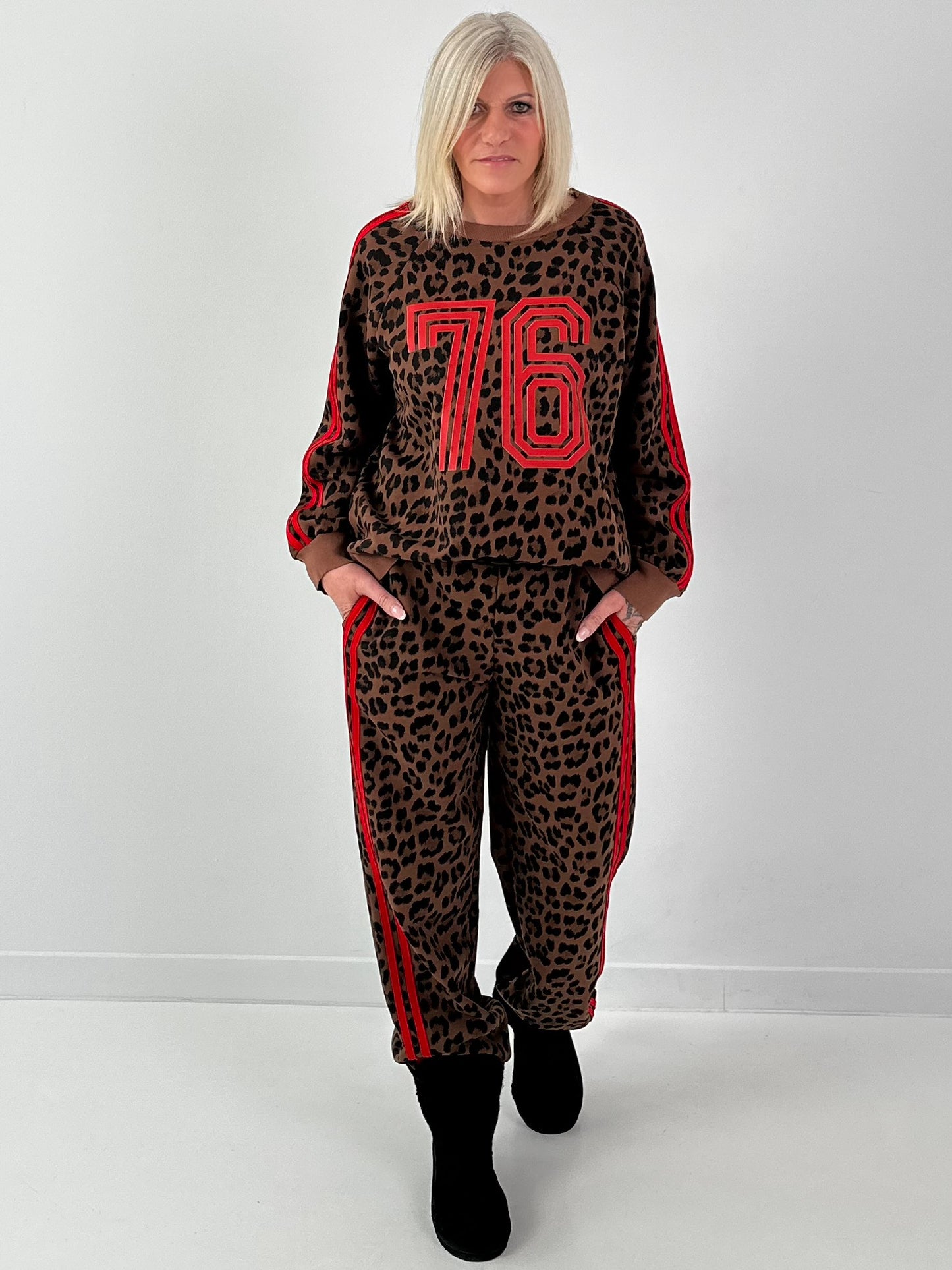 Sweatshirt model "Leo Racer" - chocolate