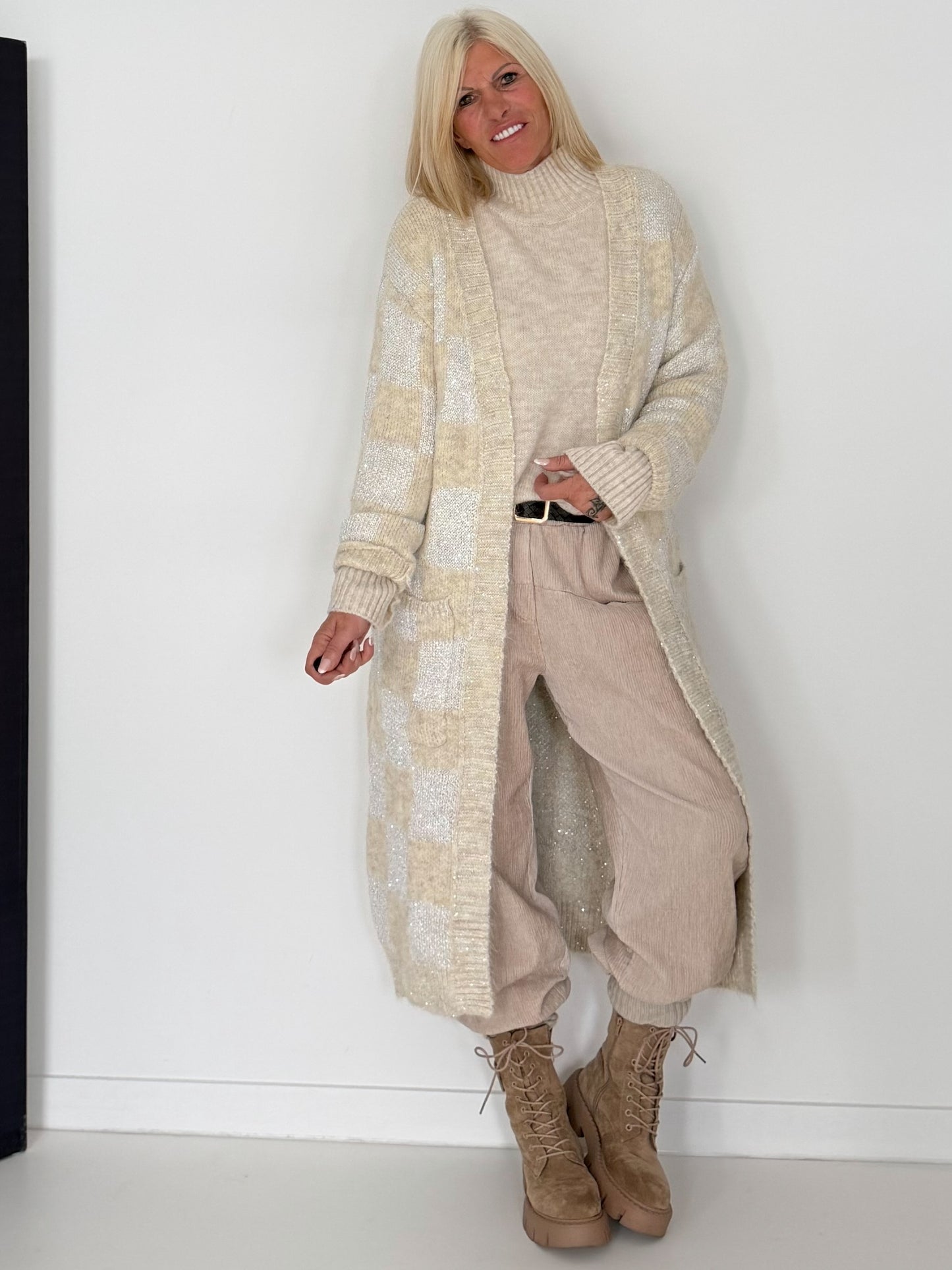 Strickmantel mit Pailletten - beige