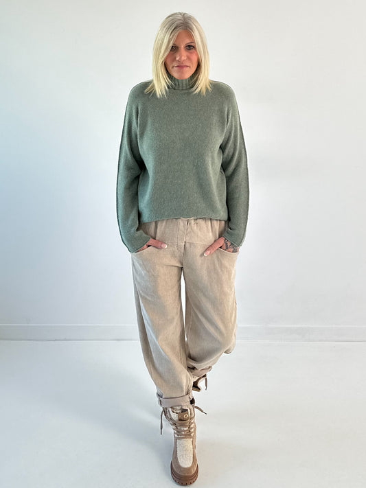 Trui model "Minimal Chic" - olijfgroen