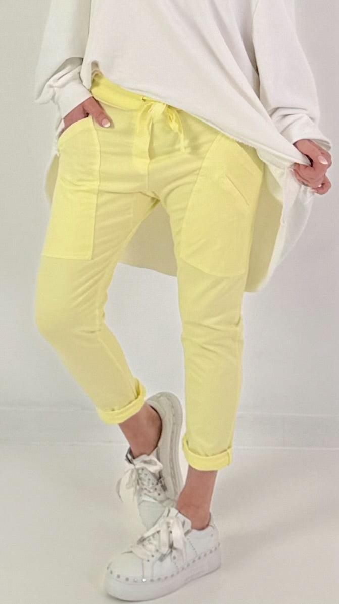 Sweatpants with large patch pockets - yellow