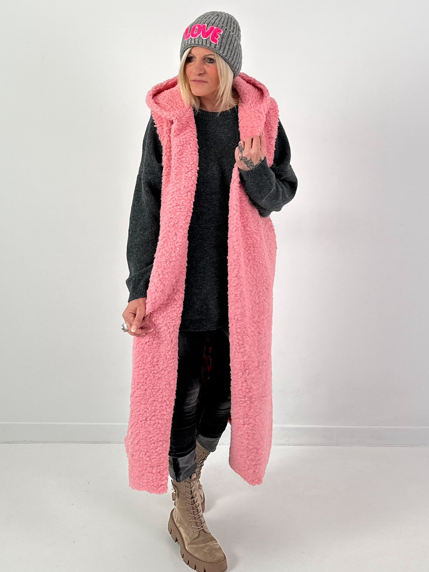 Long vest model "Leo Layers" - pink