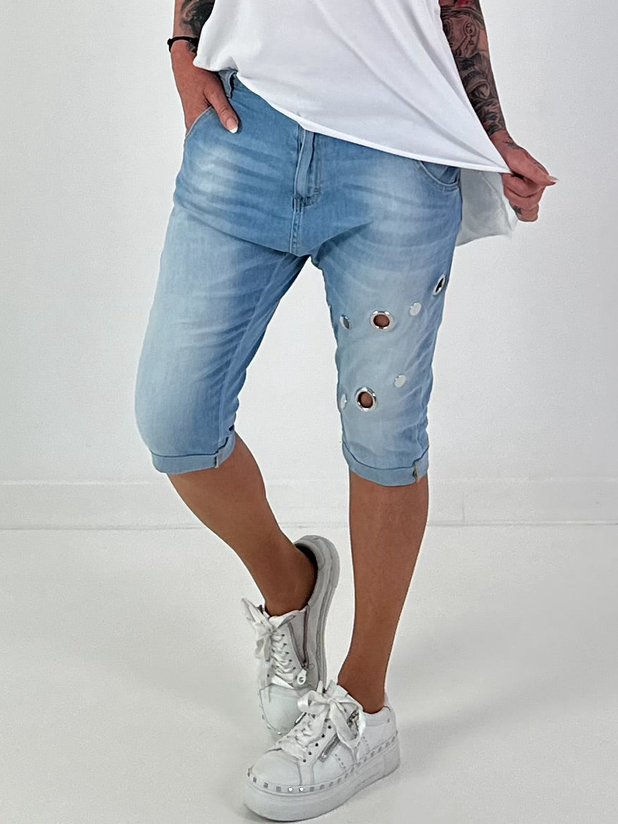 Short jeans with metal eyelets - denim