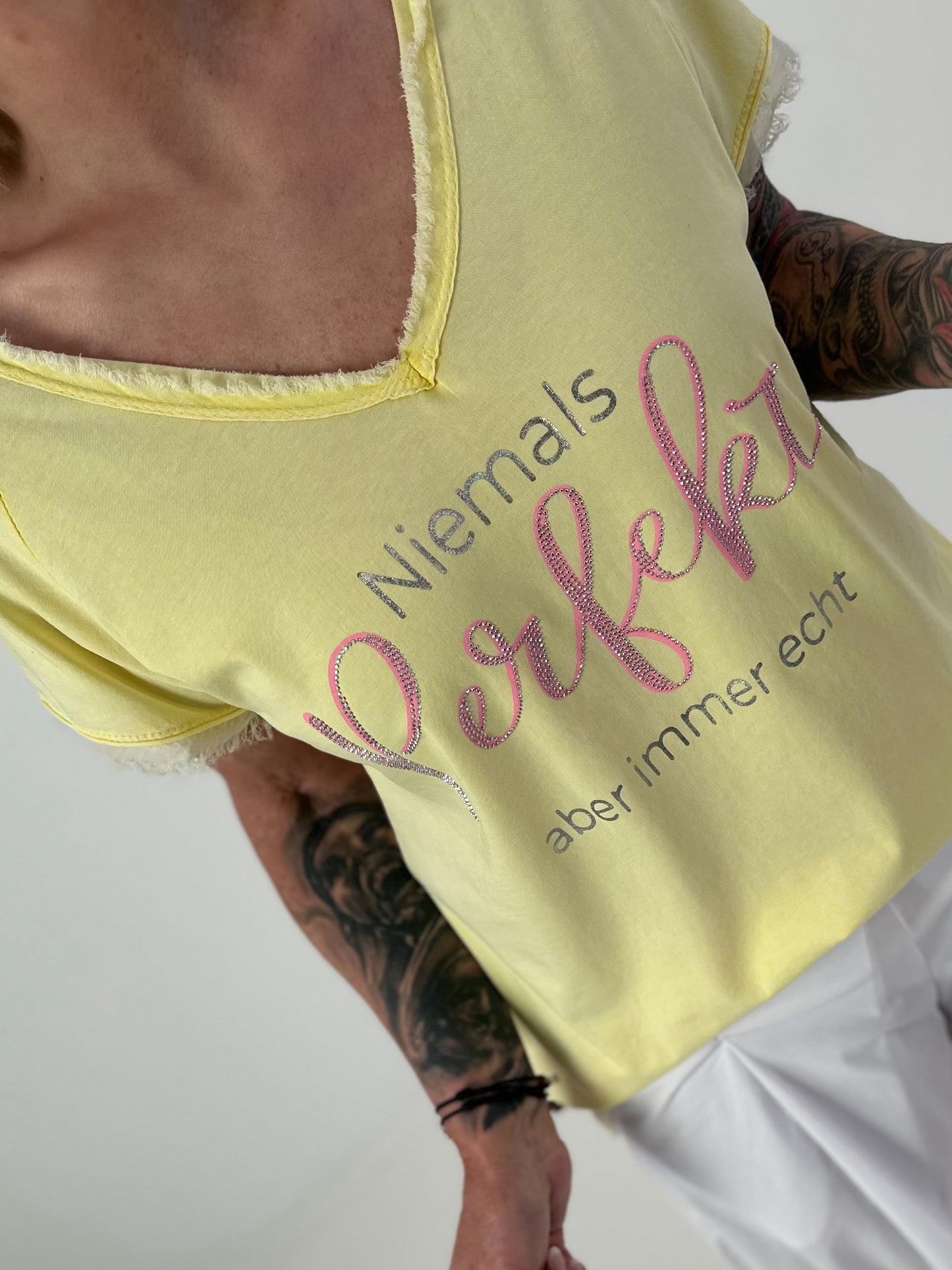 T-shirt with statement print - yellow
