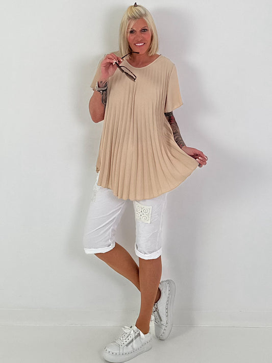 Pleated shirt with ruffled sleeves - beige