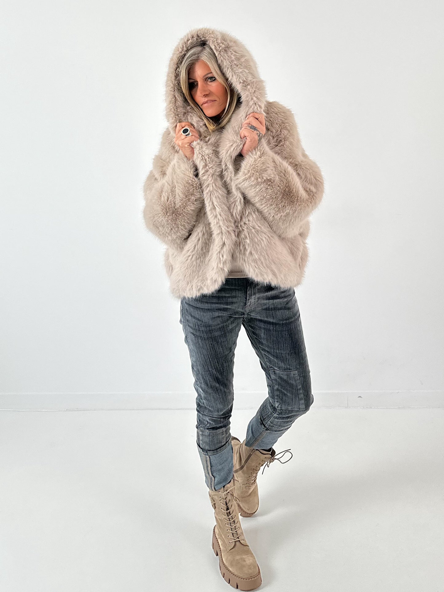 Bontjas model "Cloud Nine" - beige