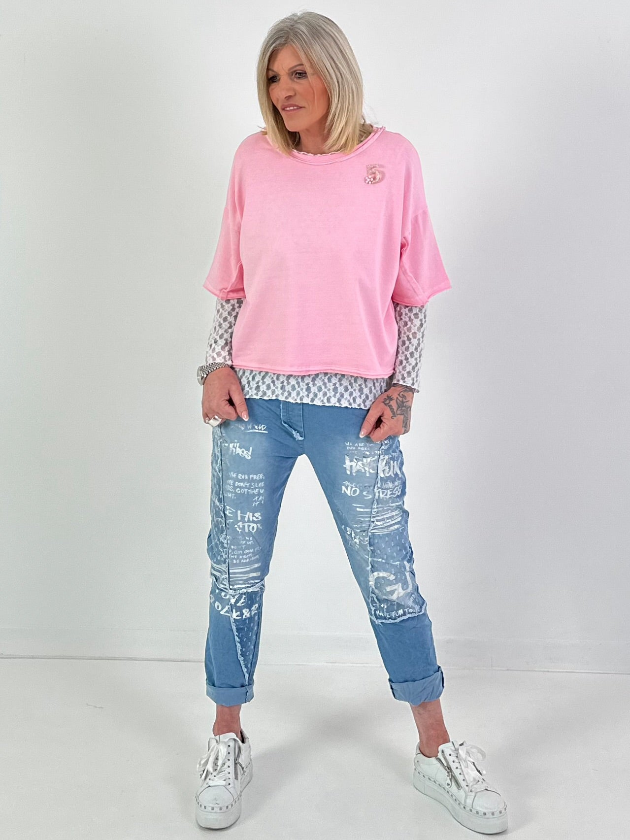 Shirt mit Brosche - rosa