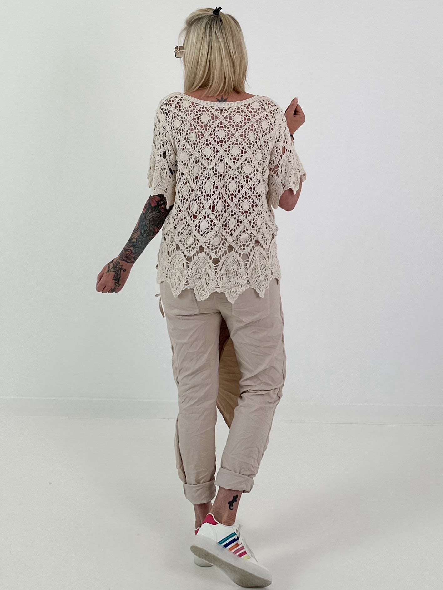 Crochet T-shirt with pattern - beige