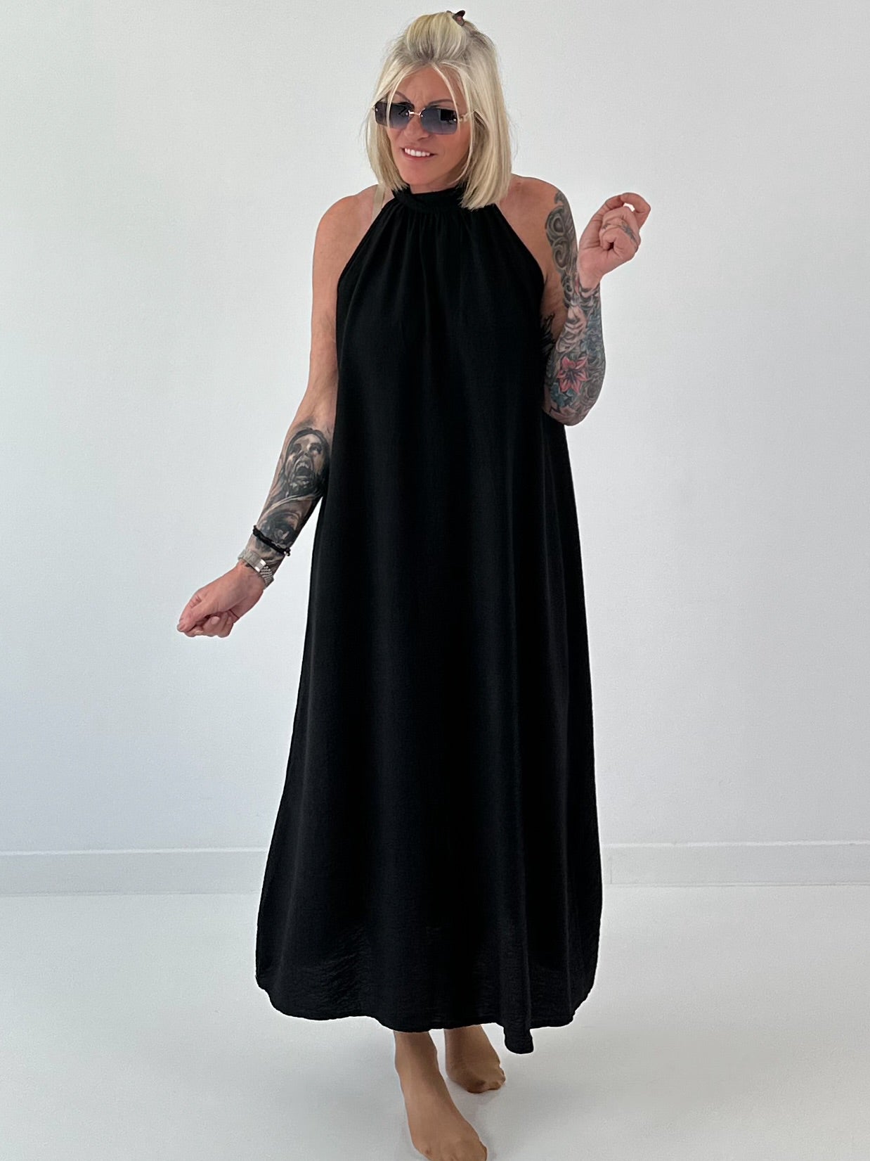 Klassisches Neckholder-Kleid - schwarz