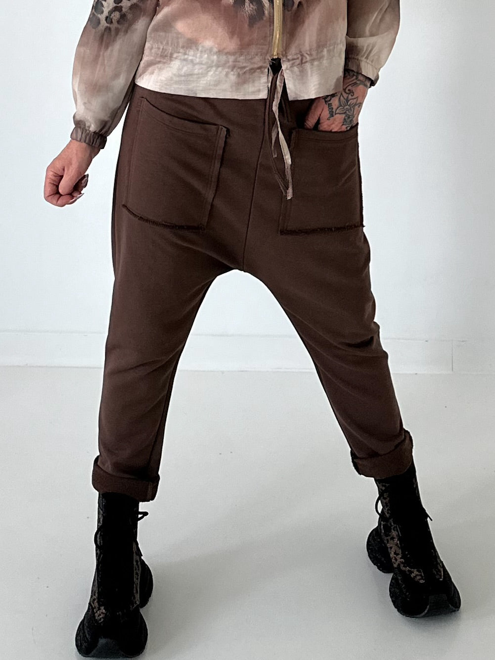 Baggy sweatshirt with patch pockets - mocha