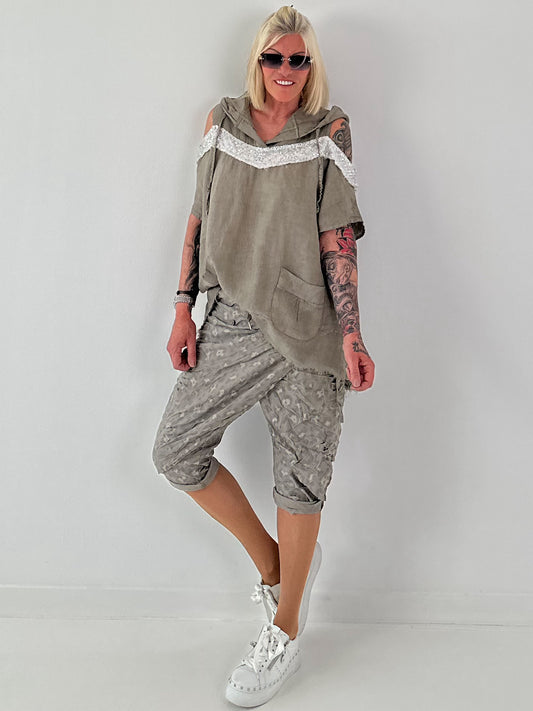 Leinen Shirt mit Pailletten und Cold Shoulder - taupe