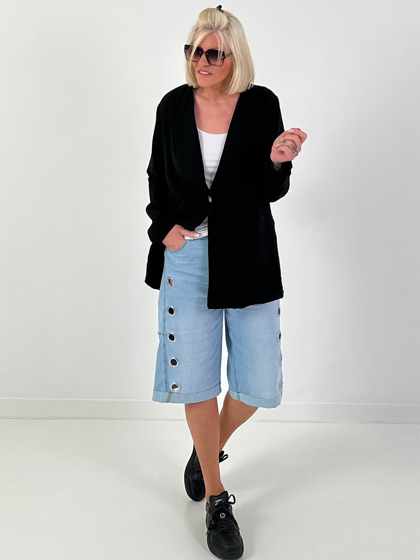 Leichter Blazer mit Patten - schwarz
