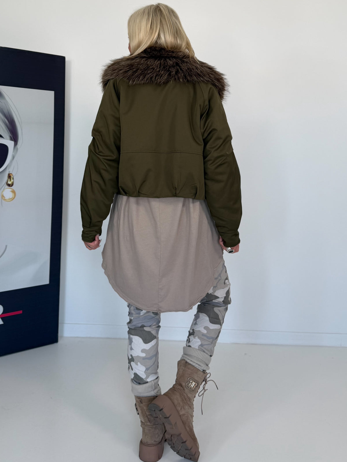 Jacke mit kuscheligem Fellkragen - oliv