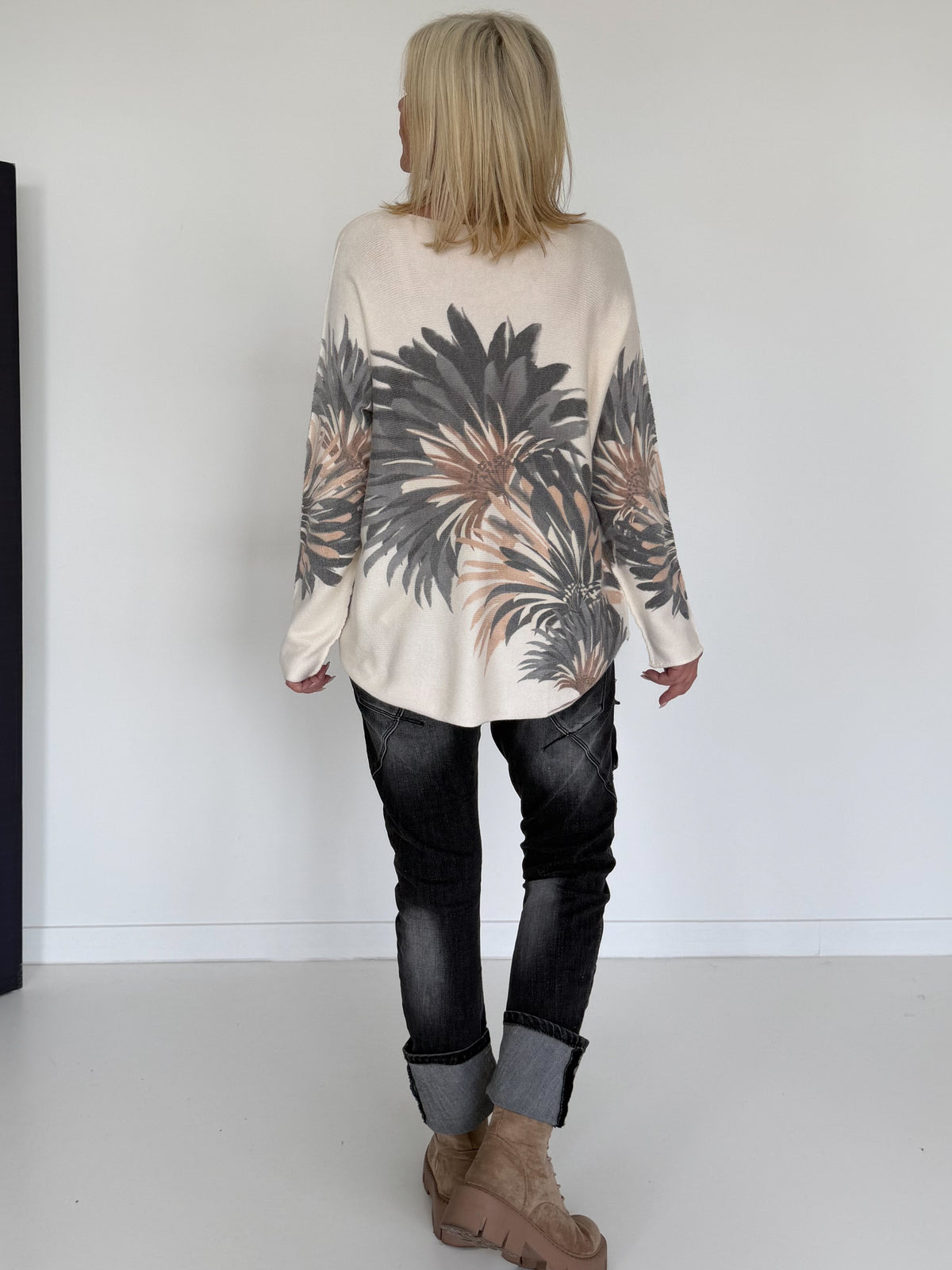 Pullover mit V-Ausschnitt und Botanical-Print - creme-anthrazit