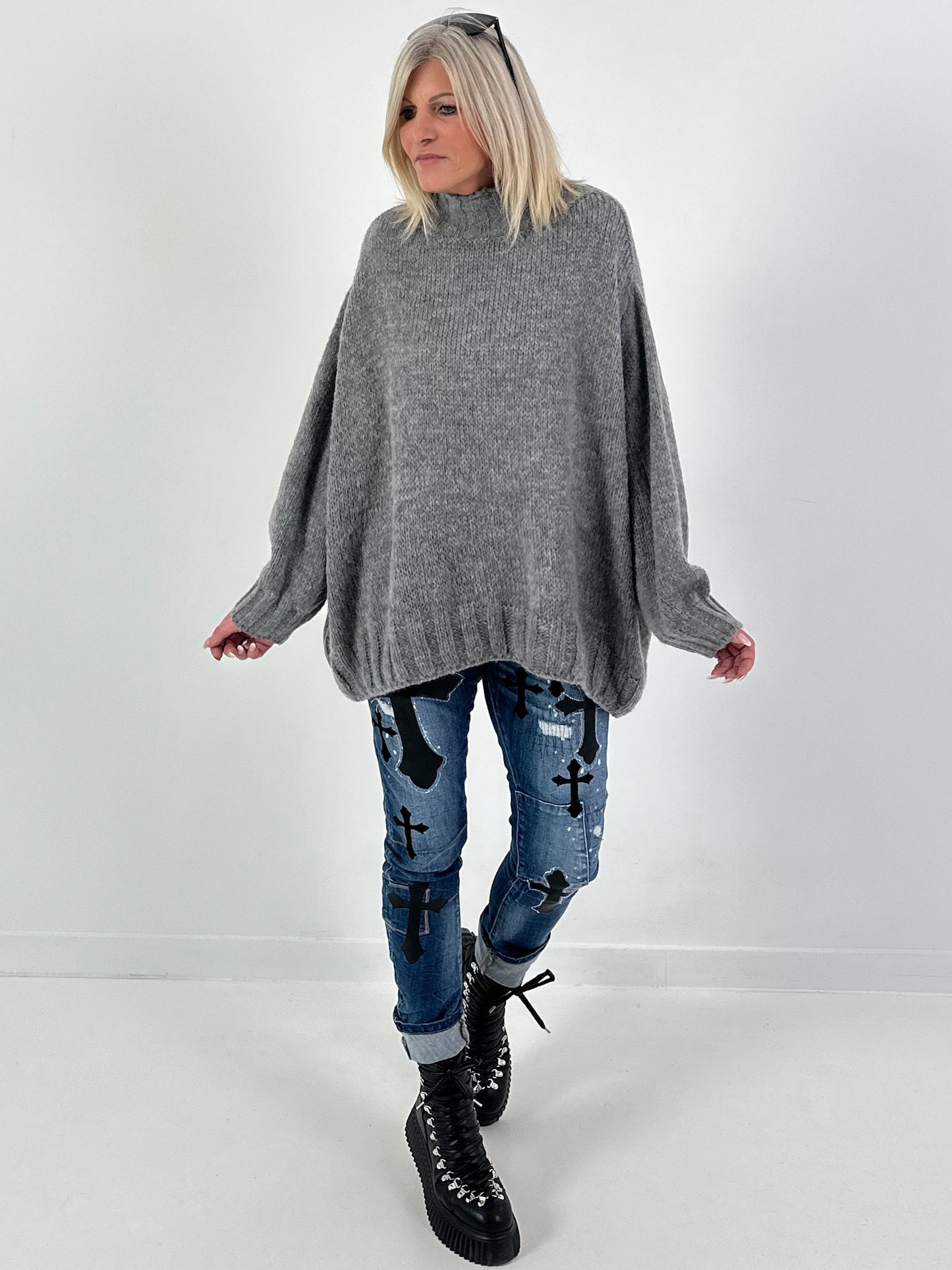 Oversized sweater model "Snuggle Arctic" - anthracite