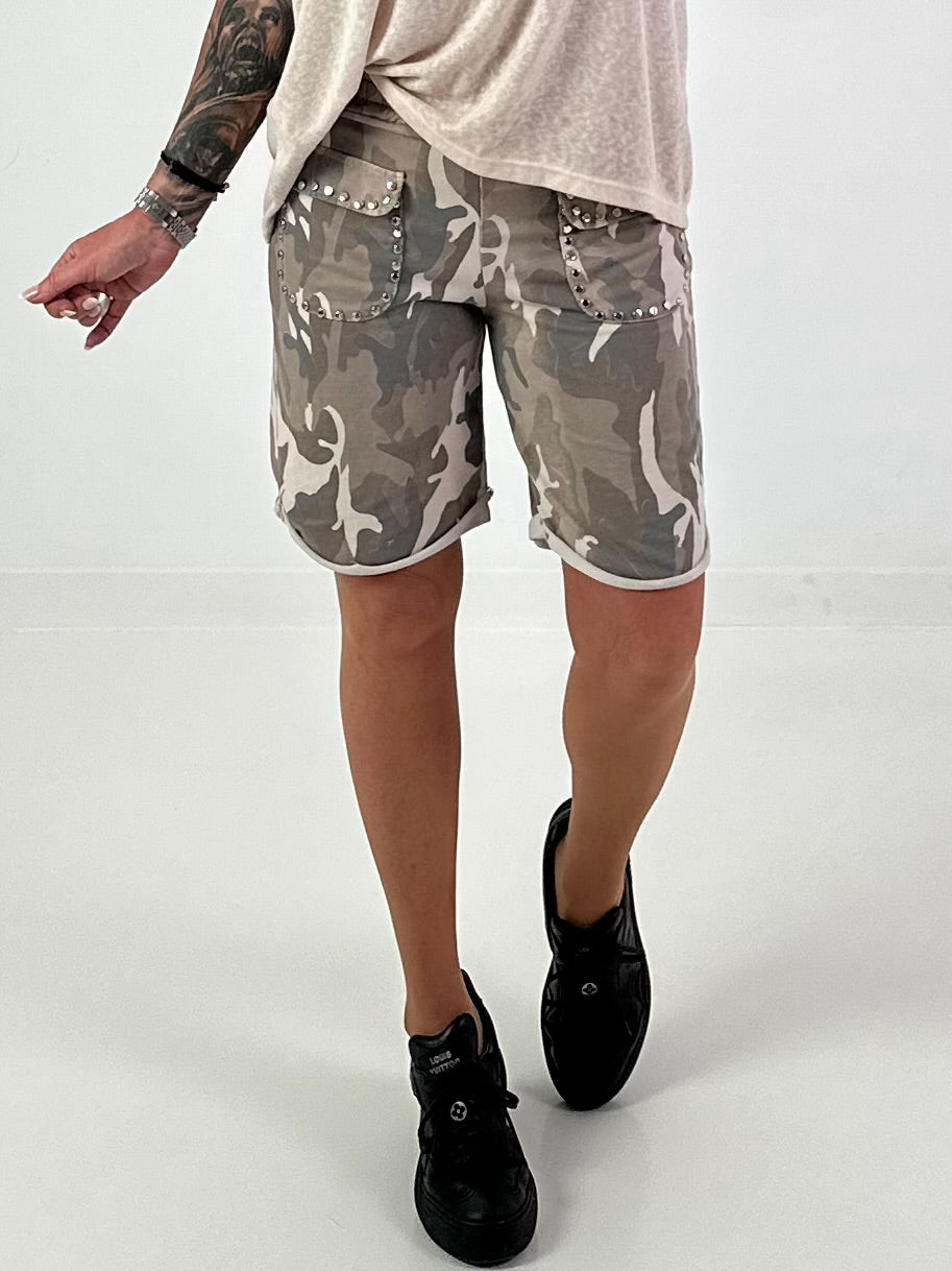 Sweat Short Camouflage mit Nieten - beige-mehrfarbig