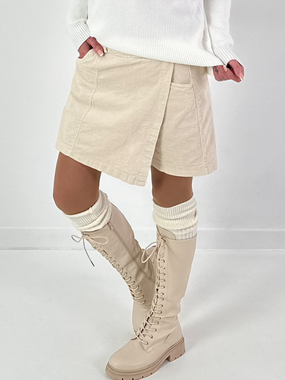 Skirt shorts model "Skorty" - ecru