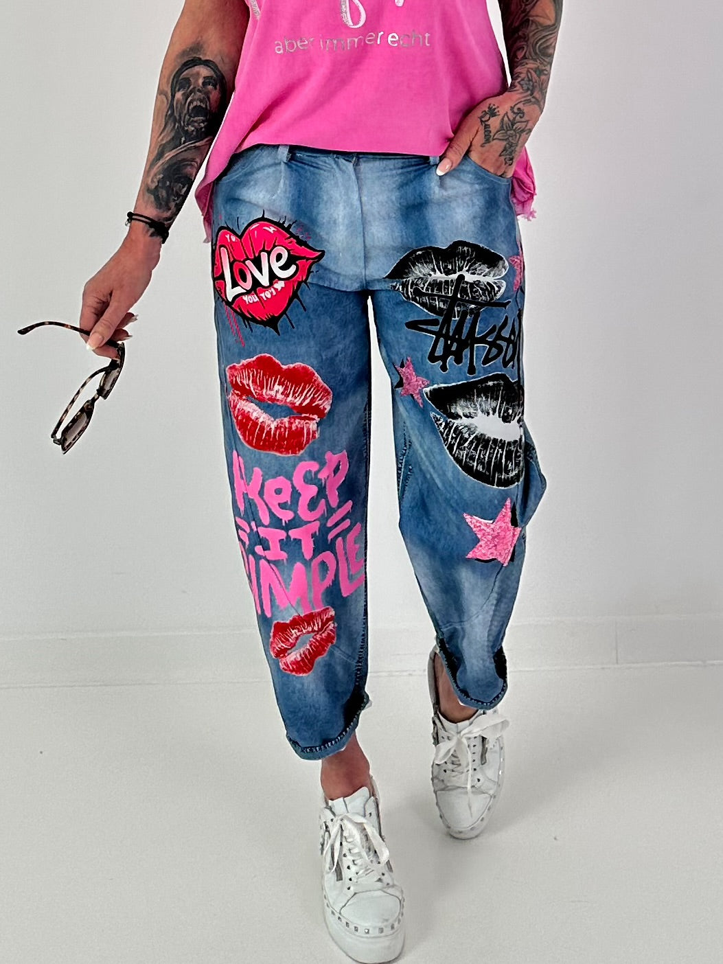Jeanshose mit Statement Printmix - blau-mehrfarbig