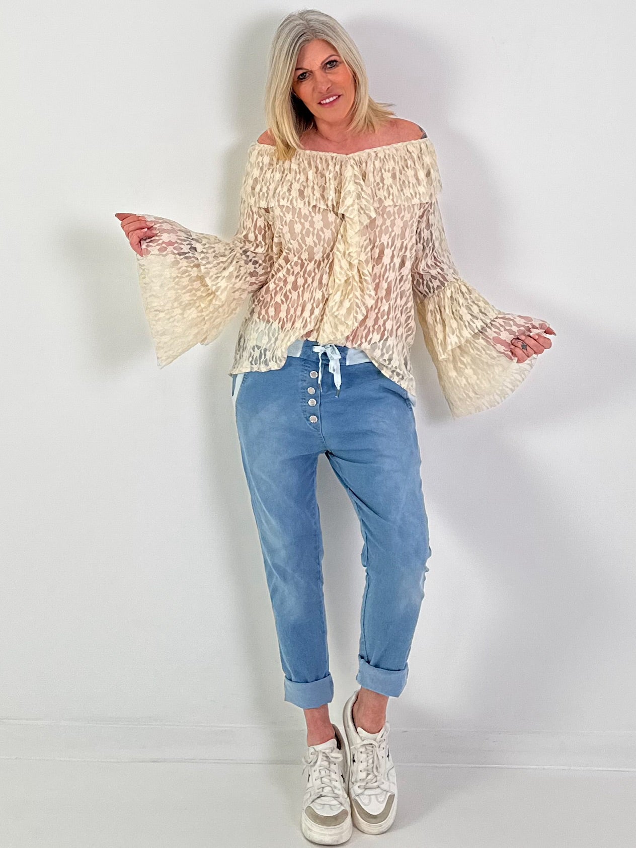 Lace tunic with ruffles - beige