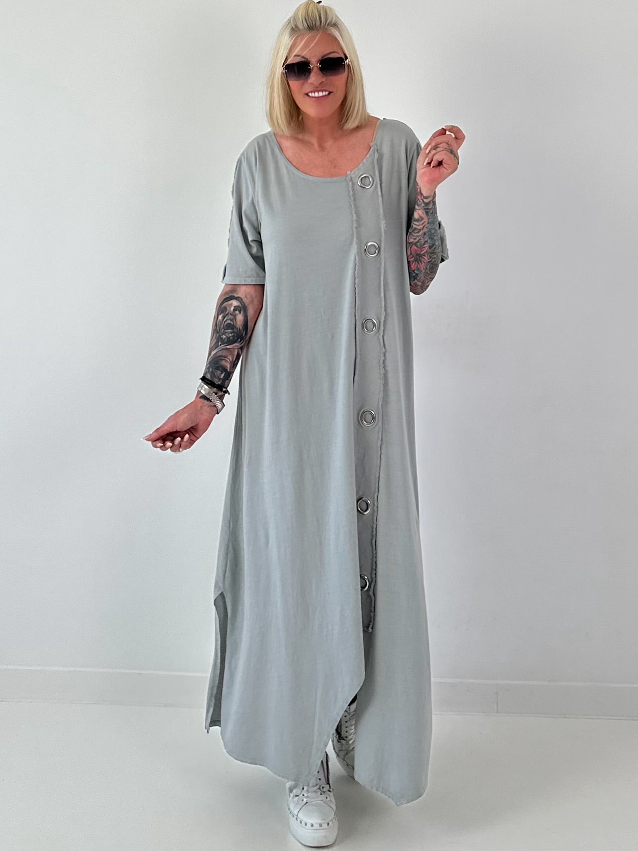 T-Shirt Kleid mit Ösen -grau