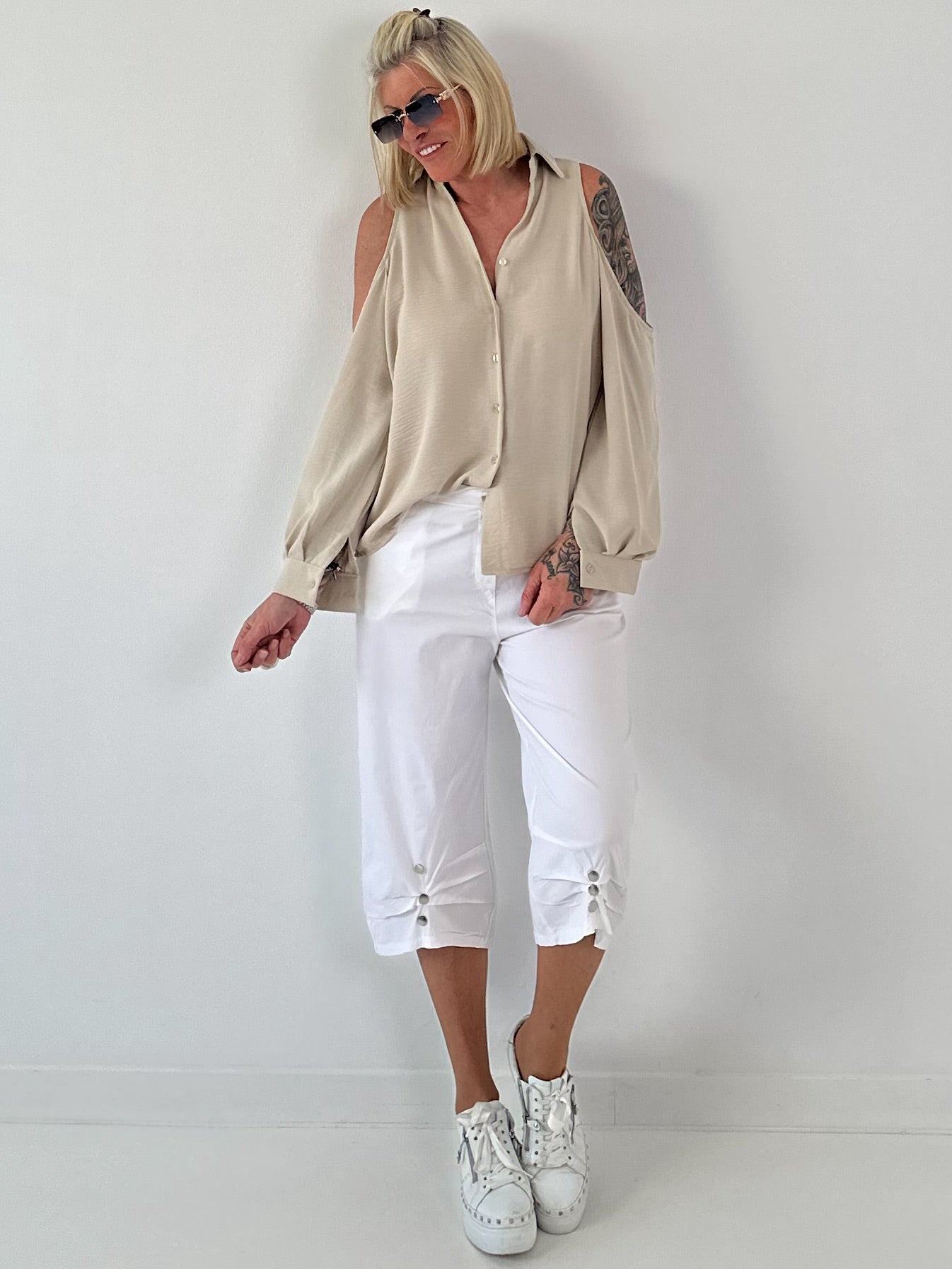Bluse mit cold shoulder Detail - beige