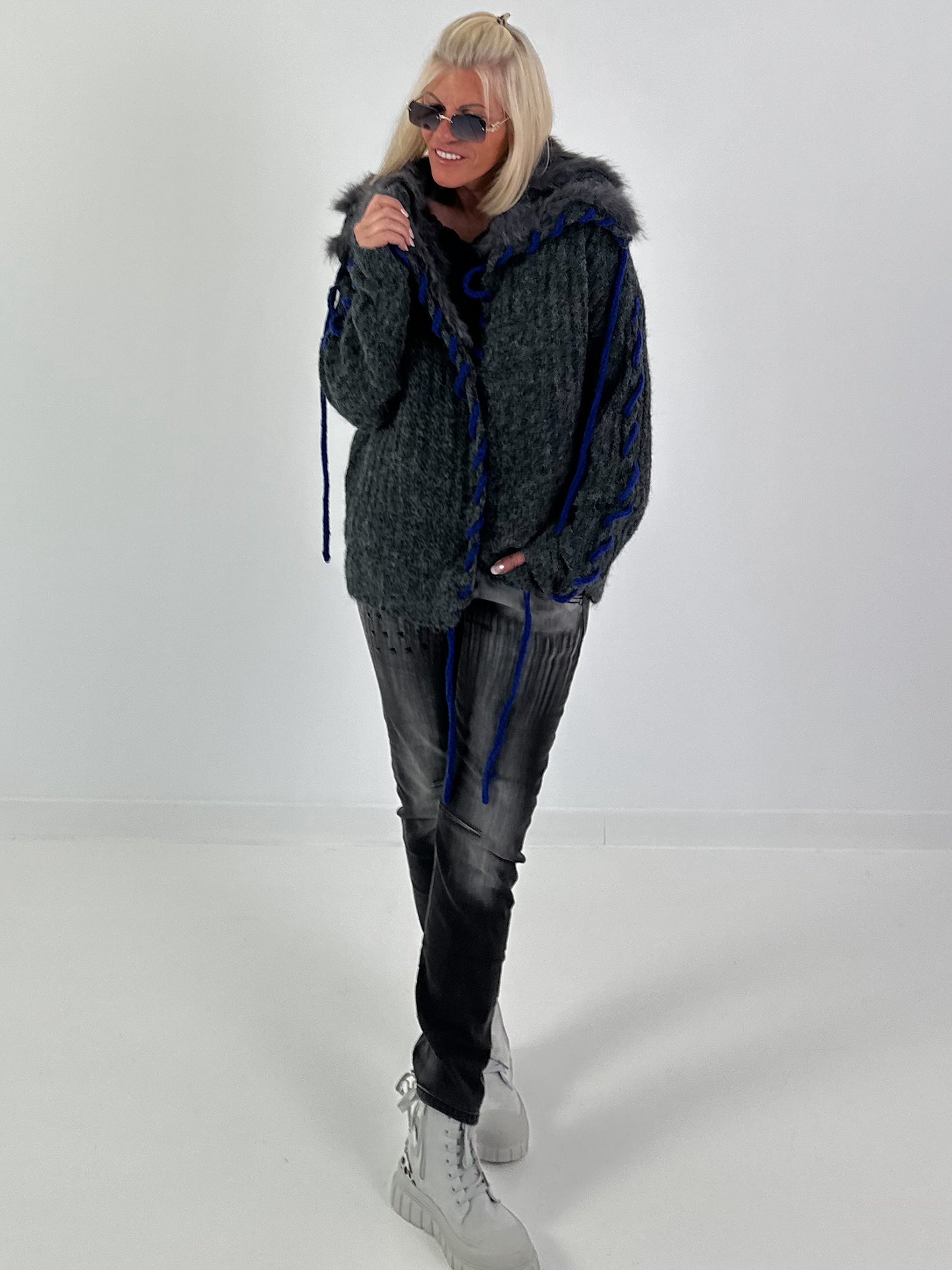 Cuddly Cardigan with Oversized Fur Collar - Anthracite