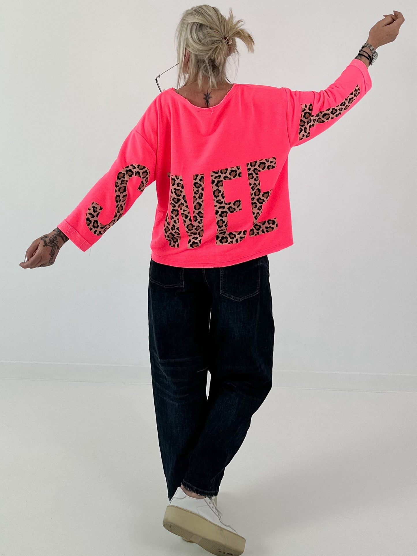 Sweatshirt SWEET mit Leo-Print - neonpink