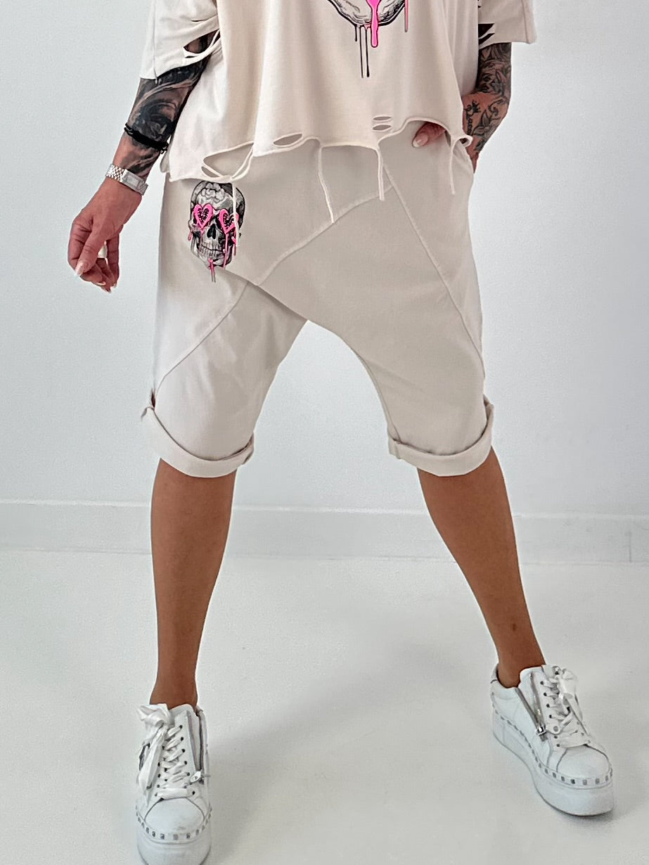 Kurze Baggy mit breiten Nähten - beige