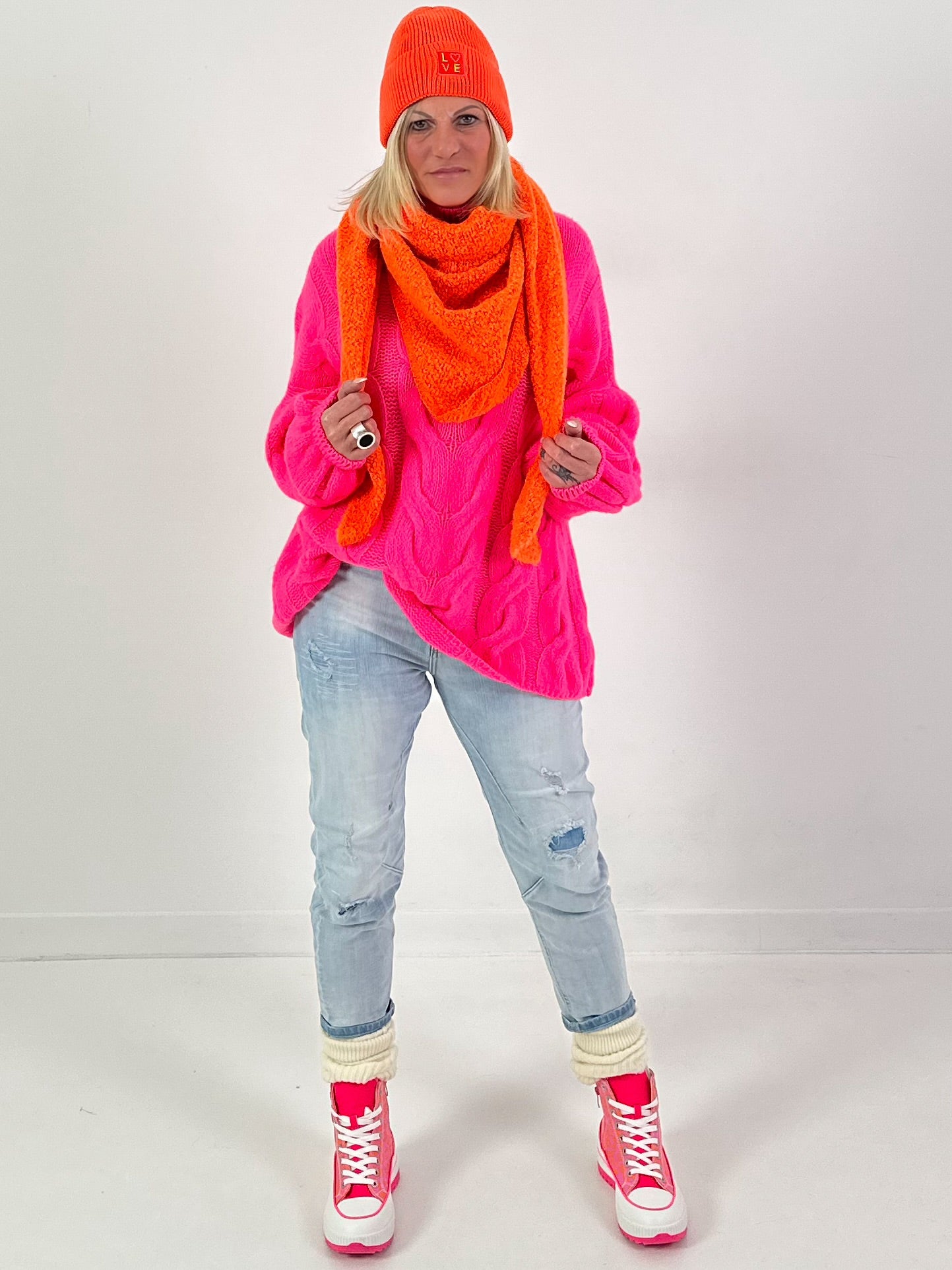 Lässiger Pullover mit Zopfmuster Modell "Pure Cable" - neonpink