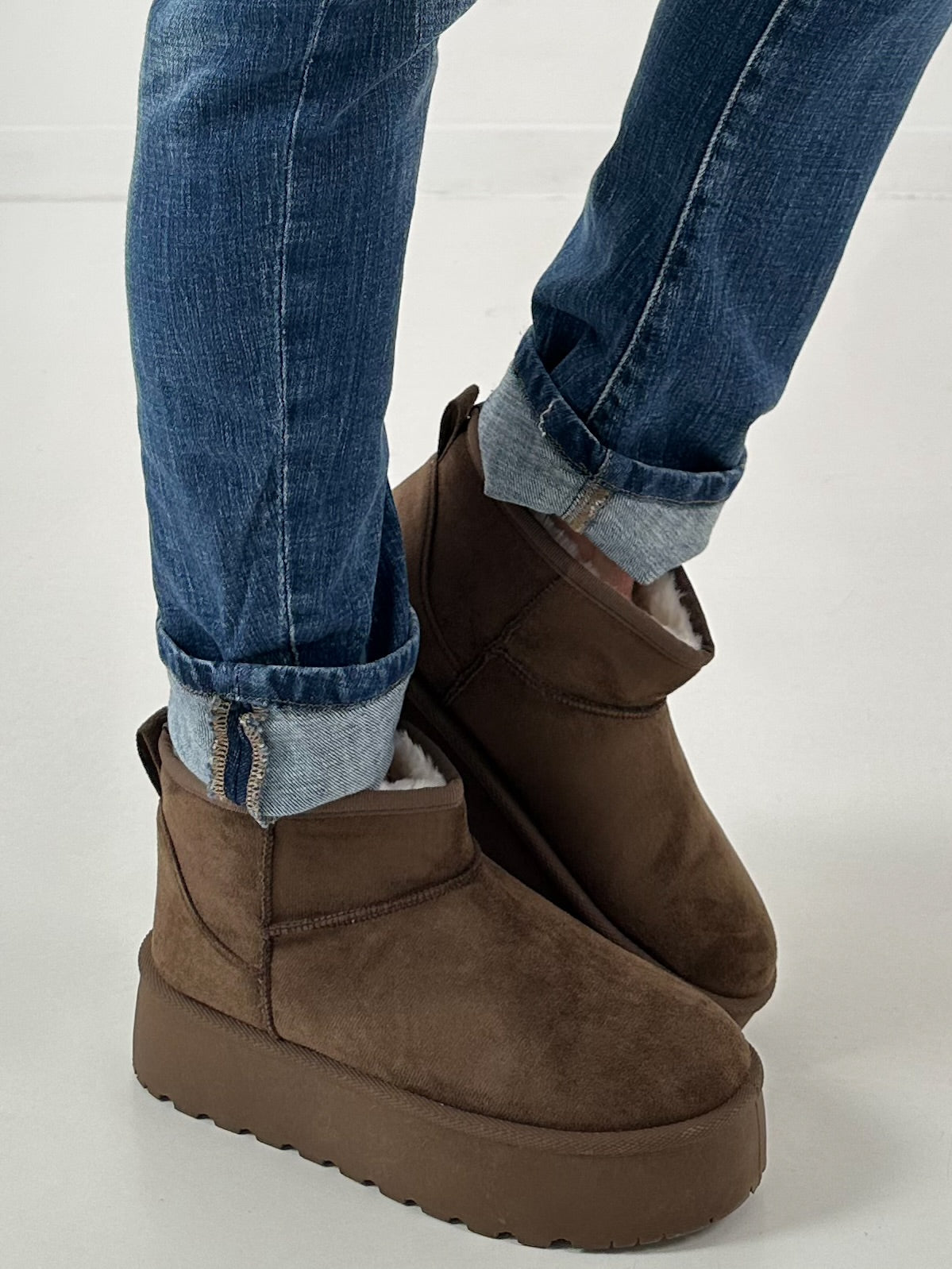 Cosy Low Boot model "Cloudie" - chocolate