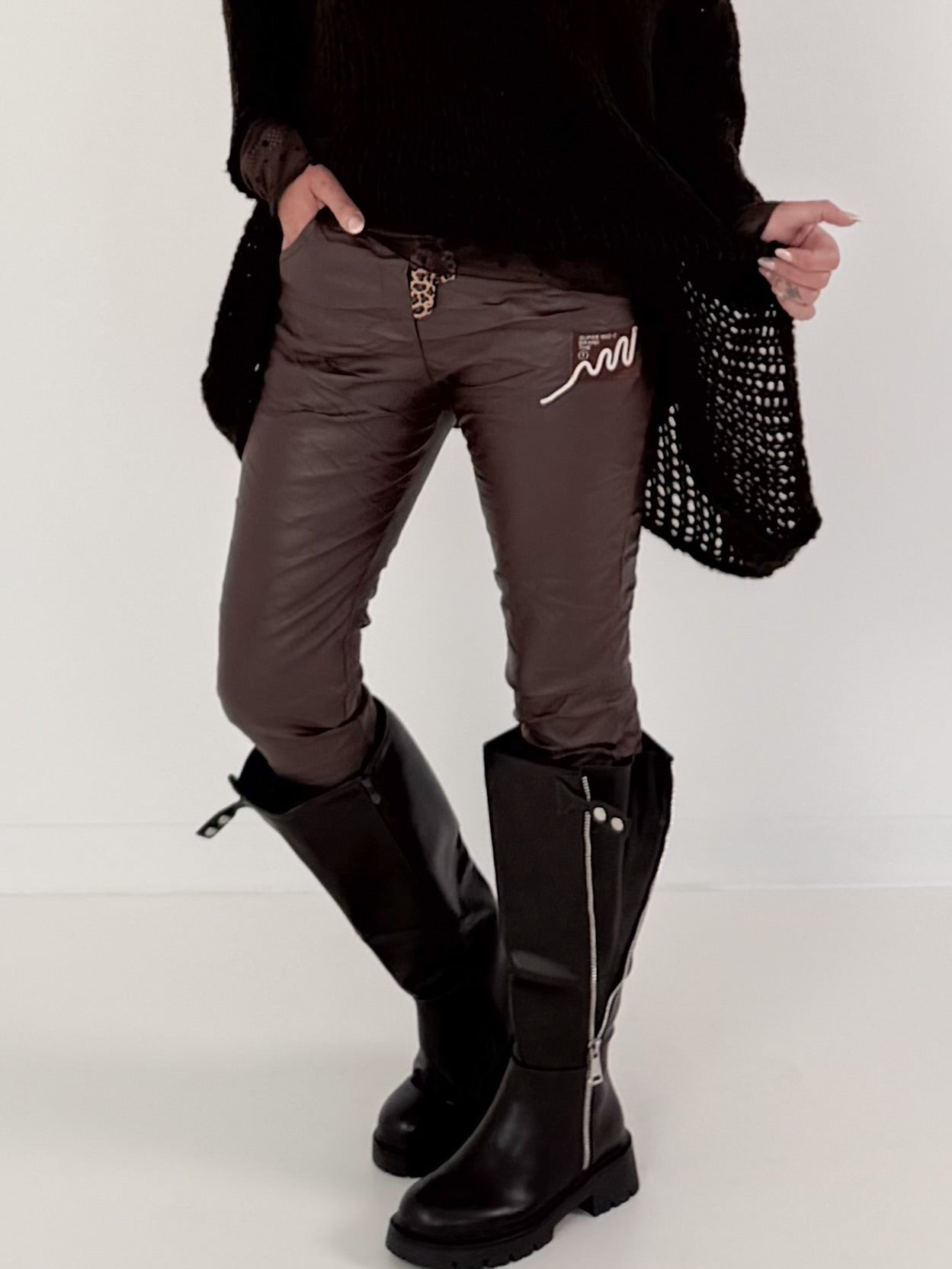 Vegan leather trousers with patch - mocha