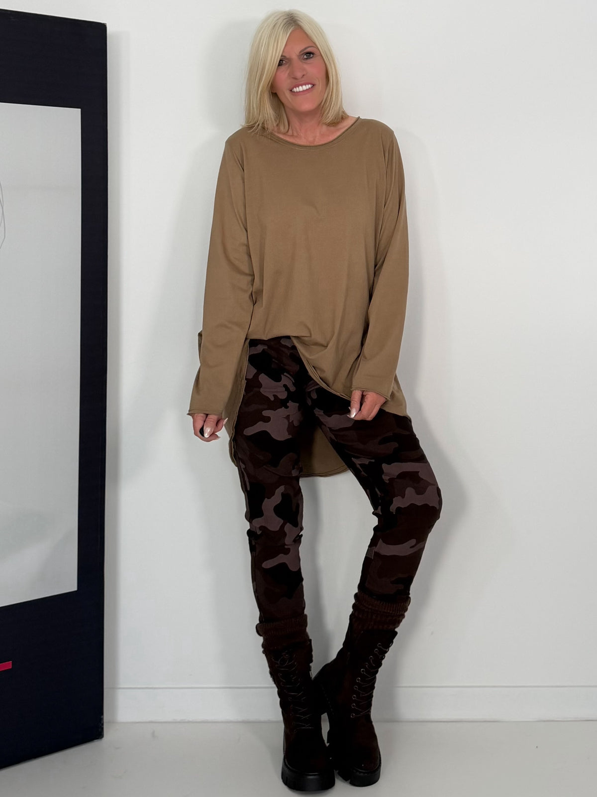 Basic Shirt mit Rundhalsausschnitt - camel